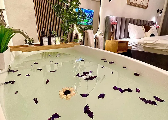 Designer Apartment With Spa Complex & Jacuzzi Near Bahai Garden Haifa