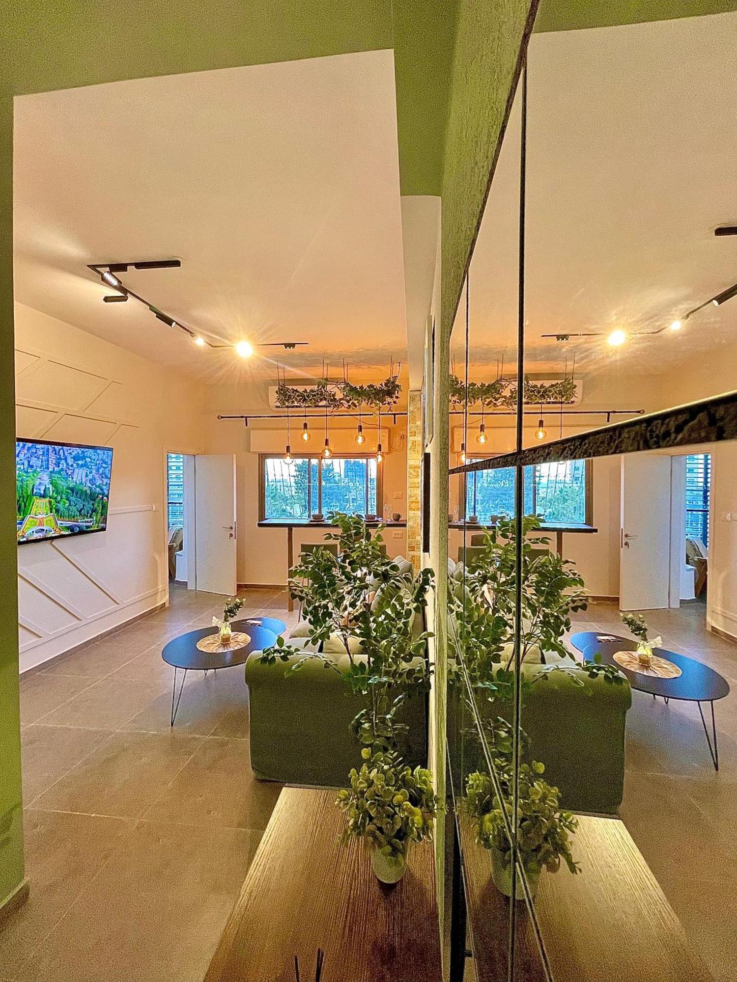 Designer With Complex & Jacuzzi Near Bahai Garden Haifa
