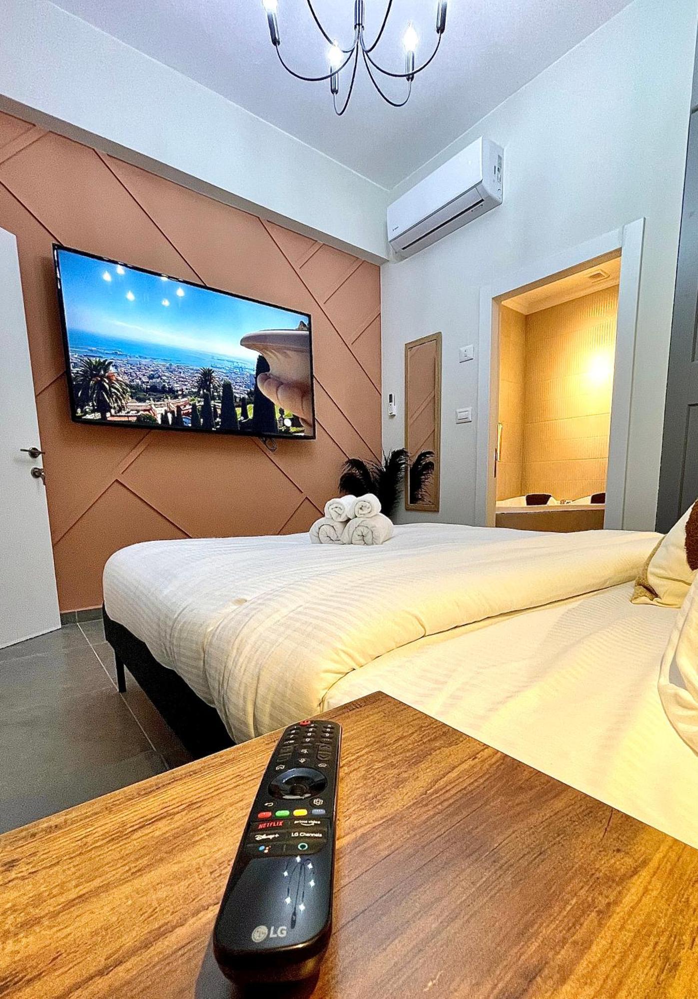 Designer With Complex & Jacuzzi Near Bahai Garden דירה *