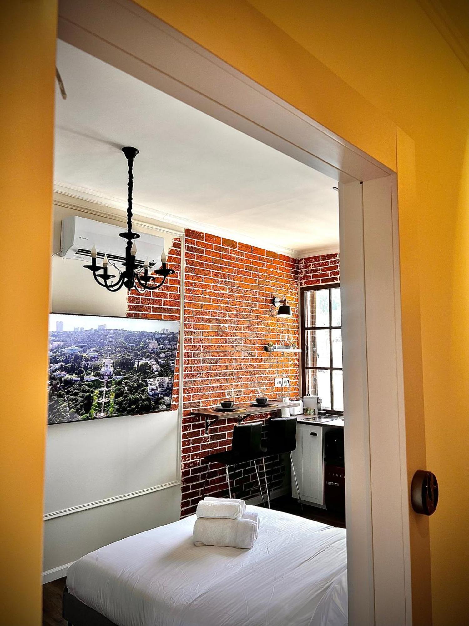 Designer With Complex & Jacuzzi Near Bahai Garden דירה חיפה